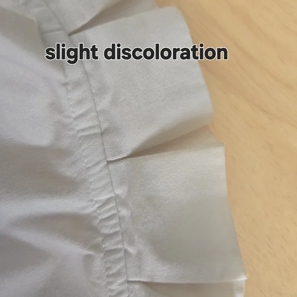 Chic White Ruffled Blouse - Picture 11 of 11